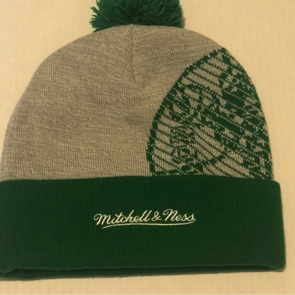 Mitchell & Ness Boston Celtics HWC Draft Cuffed Knit Pom Winter Hat OSFA Grey - Picture 4 of 8